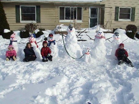 Botzman_family_snowmen