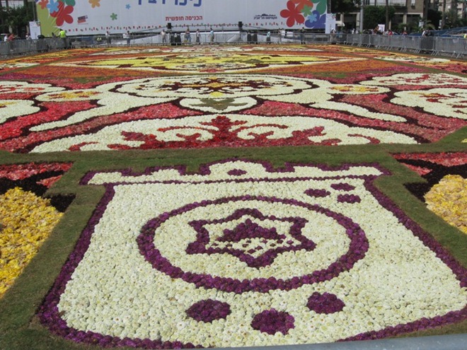 FlowerCarpetinTelAviv03