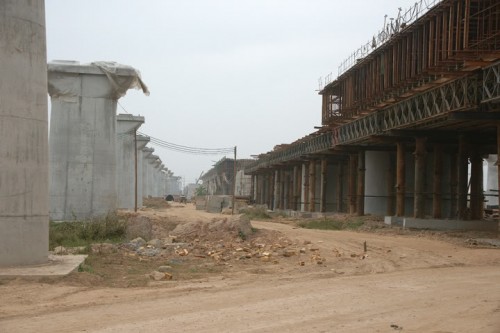 Wuhan Guangzhou high speed train construction03 500x333 Worlds Fastest Train on the test running in China