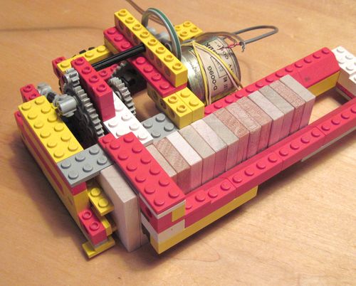 Lego domino builder