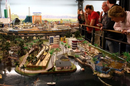 model train set g04 500x333 The Miniatur Wunderland Hamburg   The Worlds Biggest Model Train Set