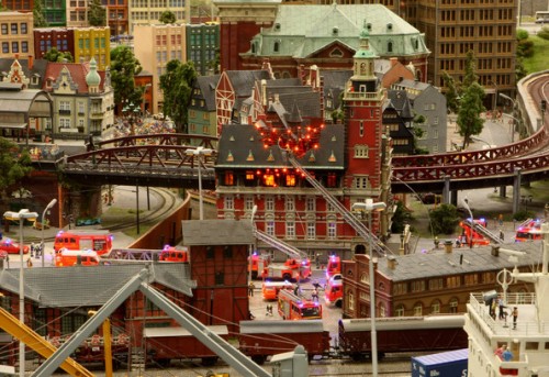 model train set g12 500x343 The Miniatur Wunderland Hamburg   The Worlds Biggest Model Train Set