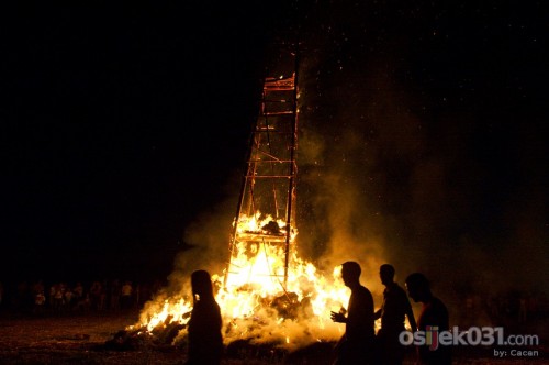 Bizarre and Entertaining Land Art Festival in Croatia