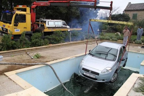 How tourists in Croatia wash their cars