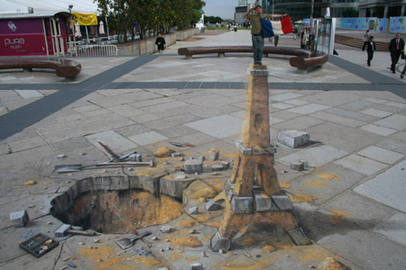 3D Illusion Street Art by Julian Beever