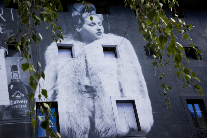 JR-20100831 Amazing Street Art by French Artist JR