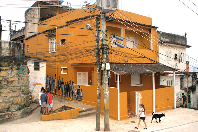 casa_Amarela_2010 Amazing Street Art by French Artist JR