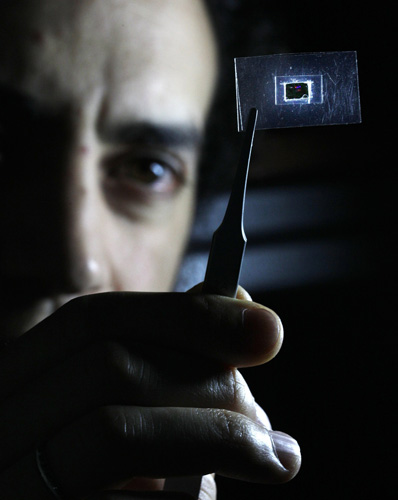 metaflex02 Scientists create 'invisible' material