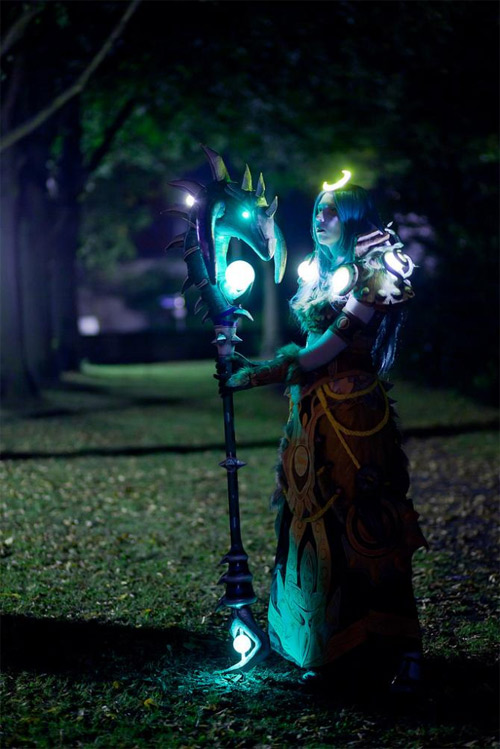 Incredible realistic WoW elf costumes during Cosplay