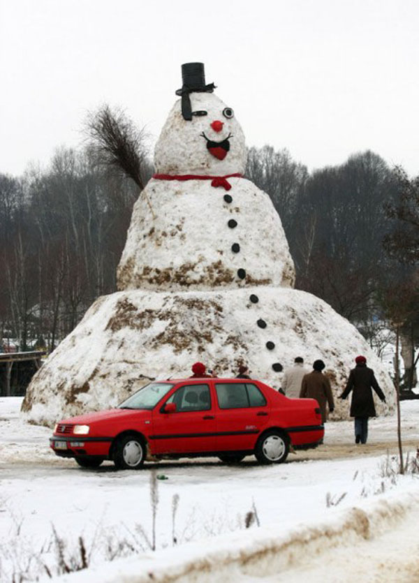 milocinek snowman03 Milocinek Largest Snowman in Poland