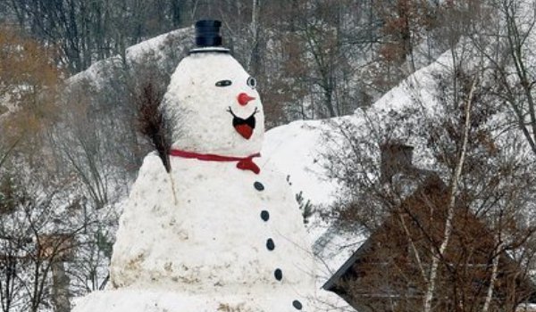 milocinek snowman04 Milocinek Largest Snowman in Poland