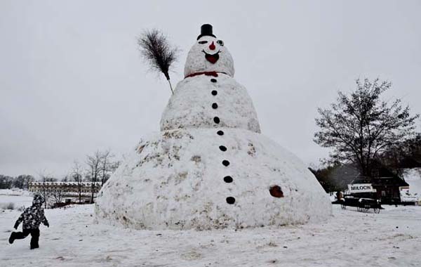 milocinek snowman05 Milocinek Largest Snowman in Poland