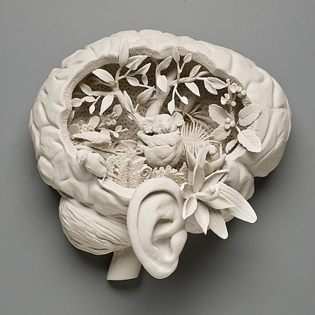 poreclain sculptures 9 Amazing White Sculptures Made From Porcelain