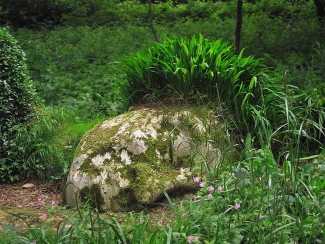 Enormous And Scary Statues In Lost Gardens Of Heligan