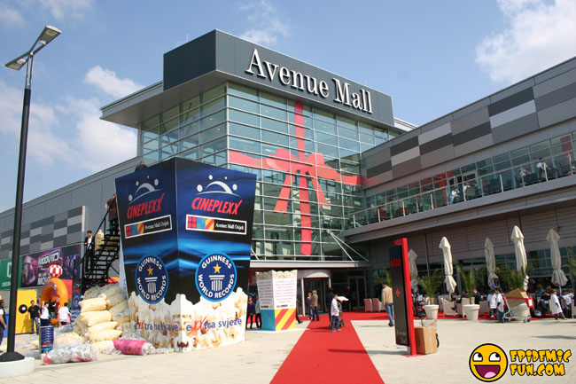 The Biggest Popcorn Box In The World