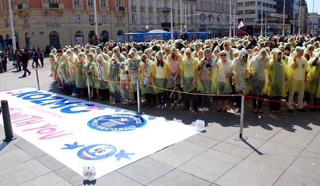 A New Guinness World Record For The Largest Human Smiley Face