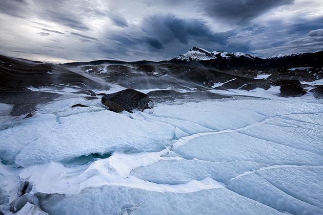 Amazing Photos of a Frozen Canadian Lake