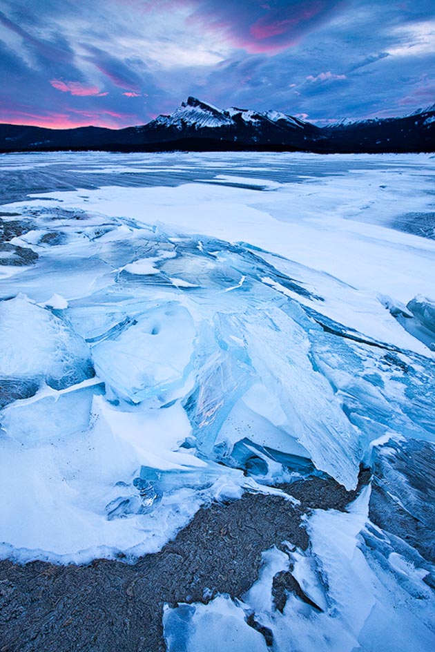 Amazing Photos of a Frozen Canadian Lake