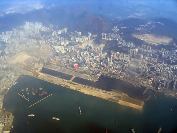 The World’s Scariest Airport Landings