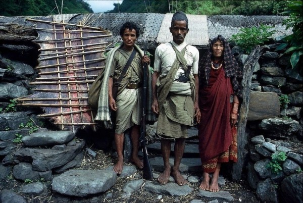 Nepal's honey hunters on Himalayan cliff