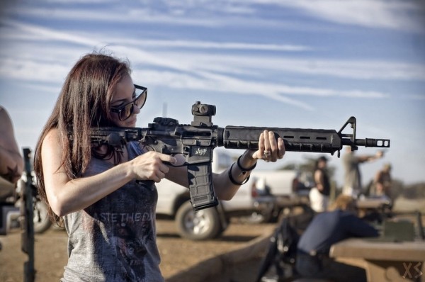 Sexy Girls and Guns